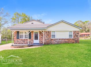 949 W Raines Rd, Memphis, TN 38109