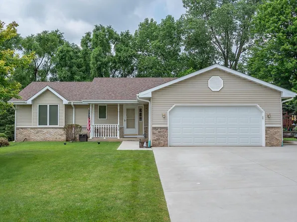 414 Red Coat COURT, Waterford, WI 53185