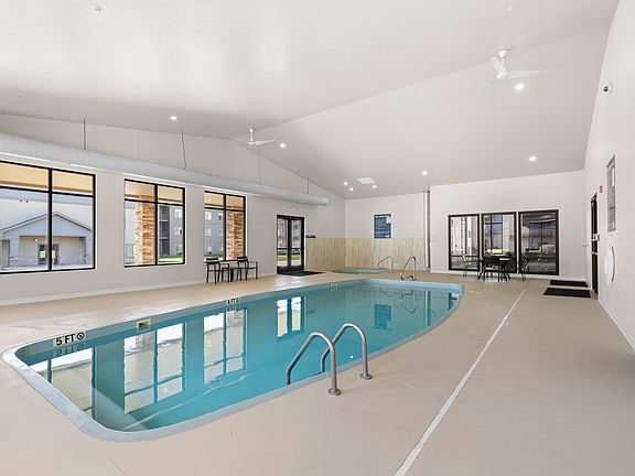 North Highlands Apartments Pool