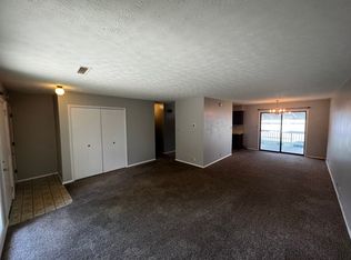 100-102 W Charter Dr, Muncie, IN 47303