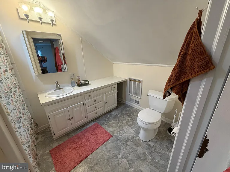 123 Miller St #2 — Photo 8