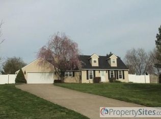8841 S Morning Glory Ct, Bloomington, IN 47401