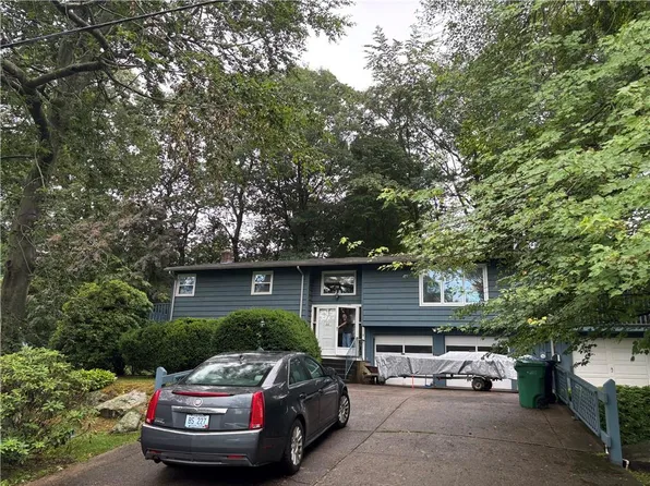 58 Rip Van Winkle Cir, Warwick, RI 02886