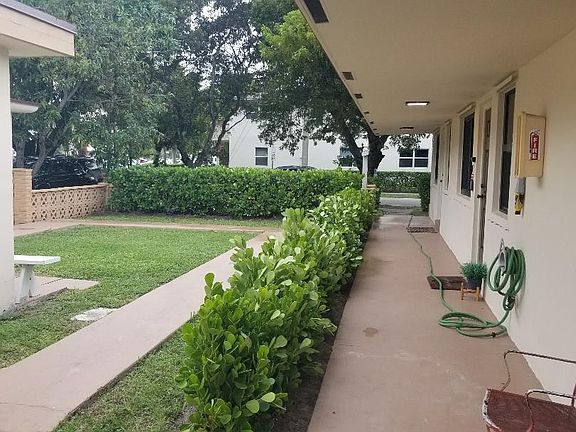 5th image of 803 NE 8th Street