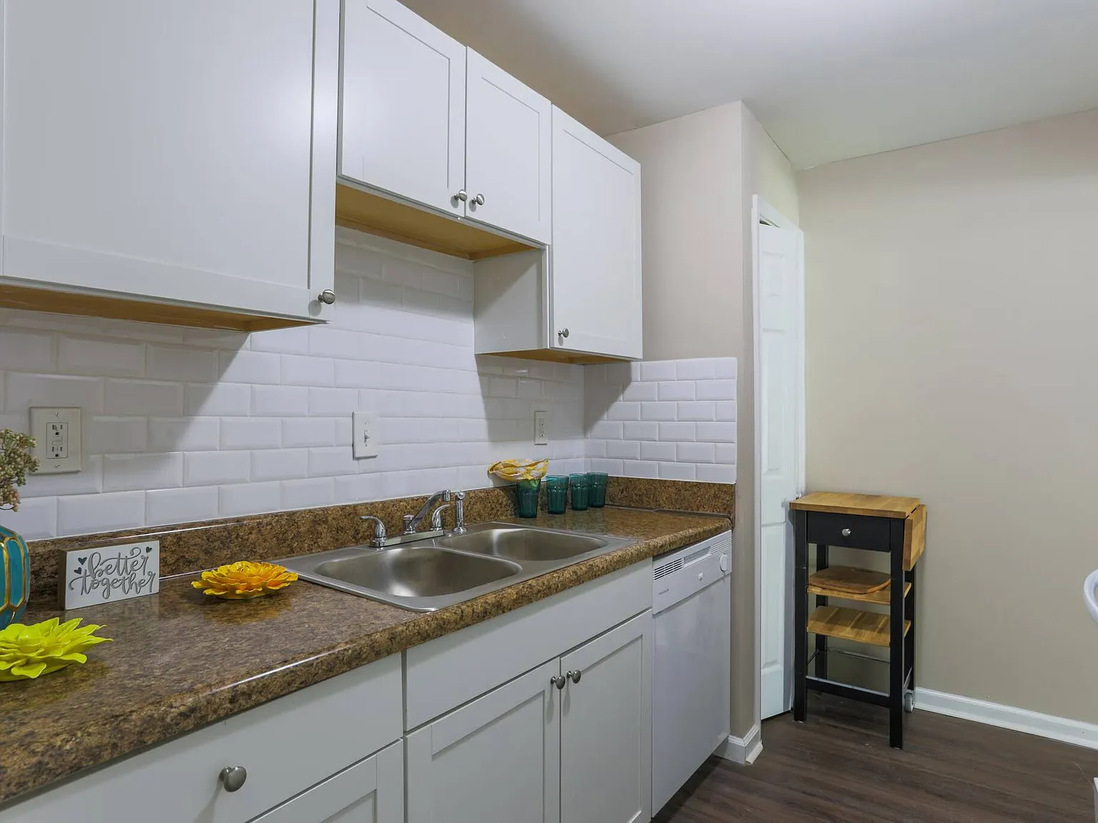 Creekside Forest Apartments — Photo 2