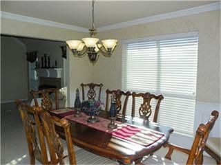 2nd image of 523 Oakcrest St