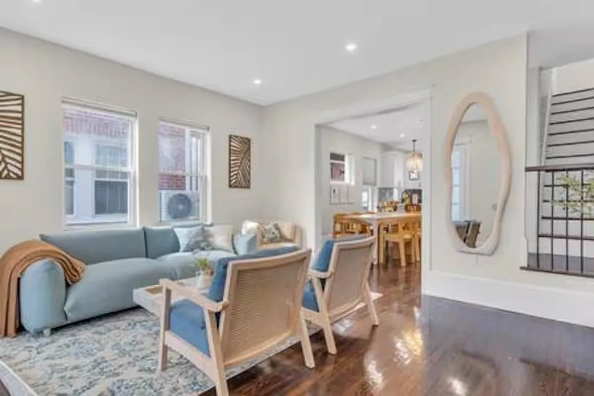 4 bed, $9,000 — Photo 1