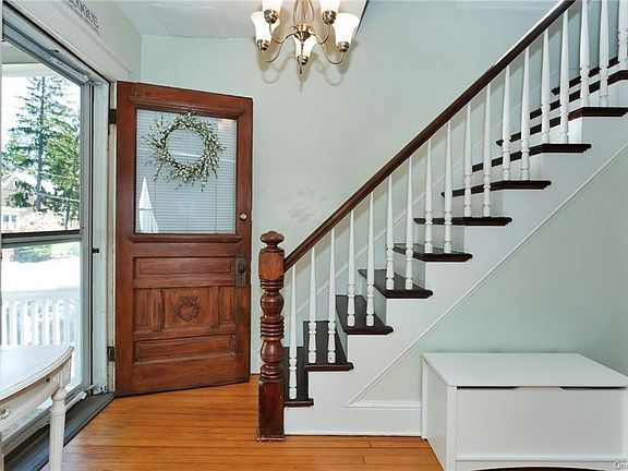 5th image of 61 White Ave