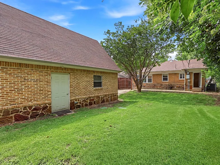825 Thomasson Dr — Photo 27