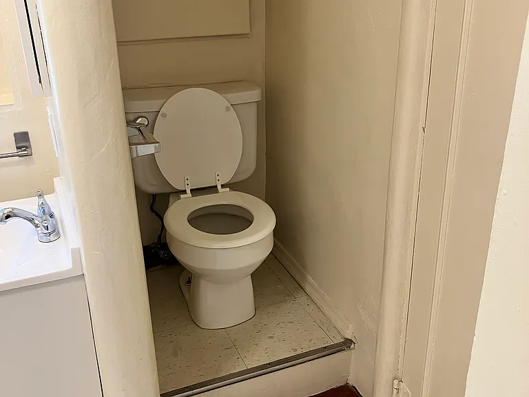 112 Mesa St SE #1/2 — Photo 18