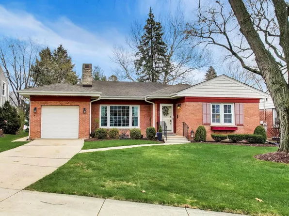 511 S Hi Lusi Ave, Mount Prospect, IL 60056