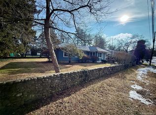 34 Maple Ave, Northport, NY 11768