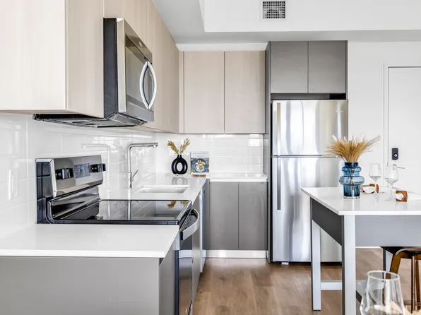 Sky Building Oakland Park