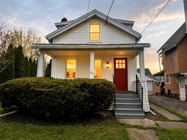 23 W High St, Lockport, NY 14094