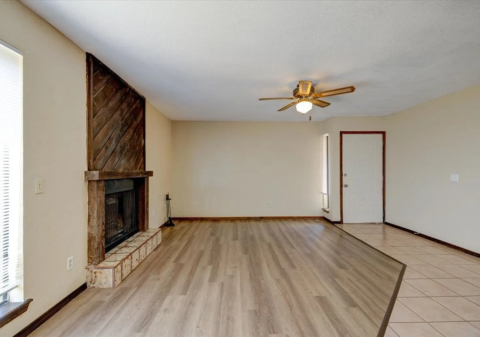 2 Bedroom 2 Bathroom 1 Car Garage (Council & SW 44th St) — Photo 4