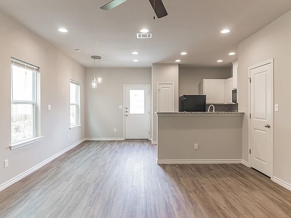 3rd image of 210 Peruna Drive