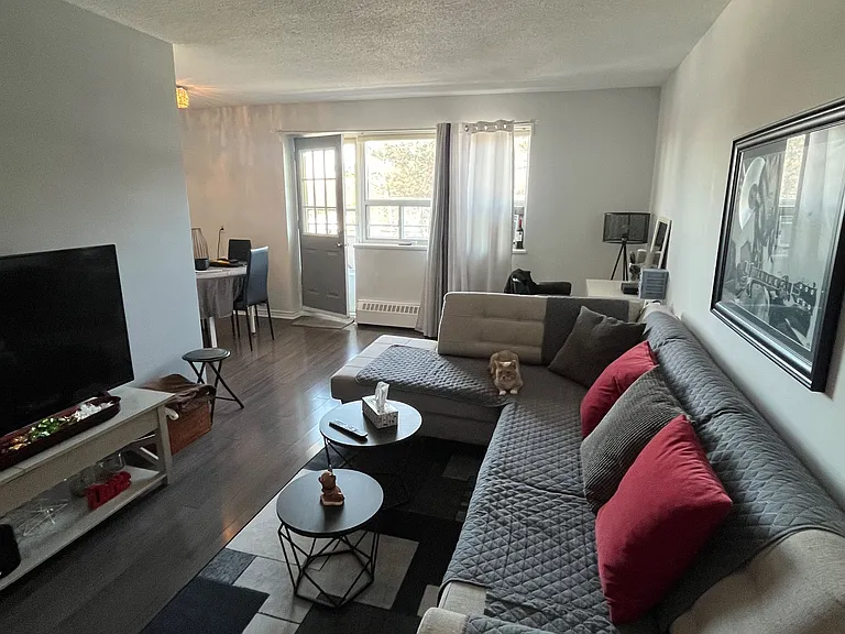 2485 Woking Cres #303 — Photo 8