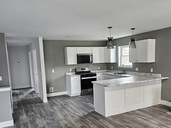 4th image of 3327 Viking Rd