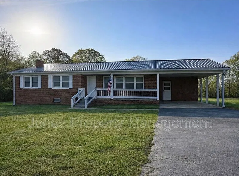 152 Leonard Dr