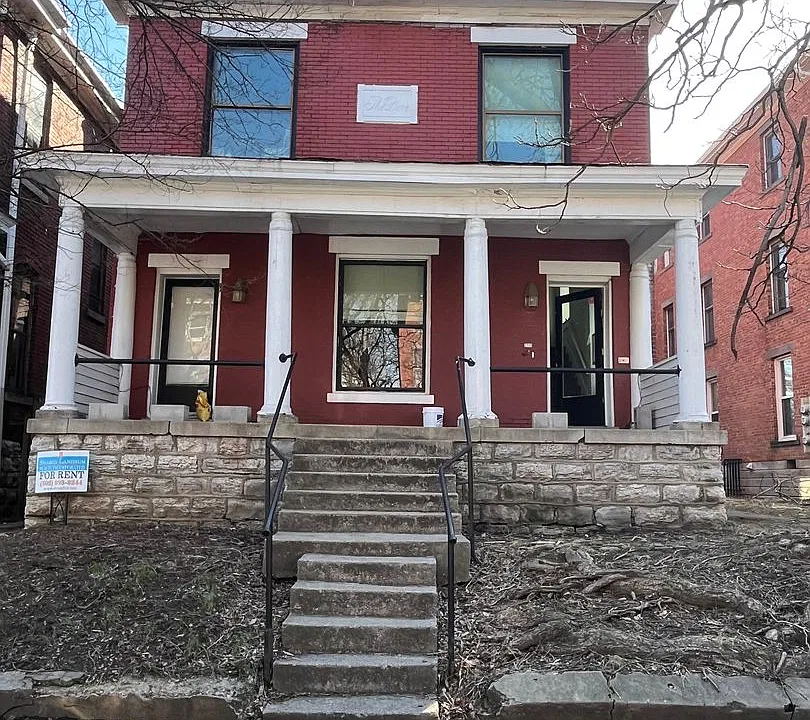 1115 S 1st ST