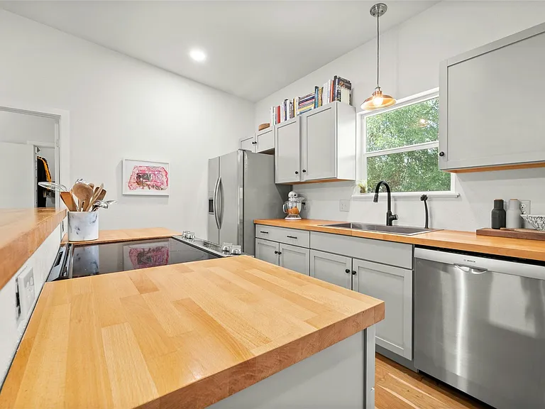 602 Persimmon St — Photo 7
