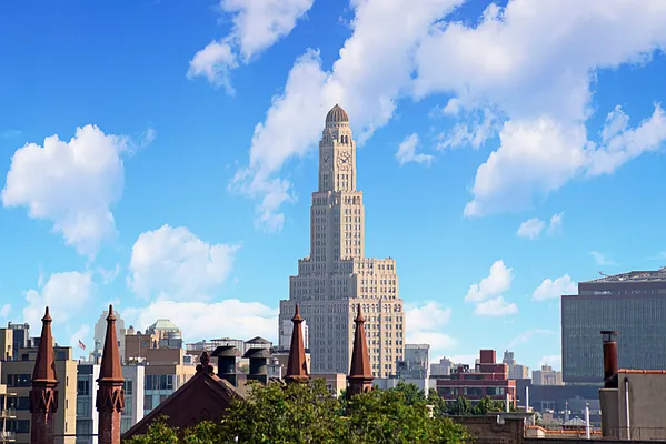 Sold by Compass | media 10