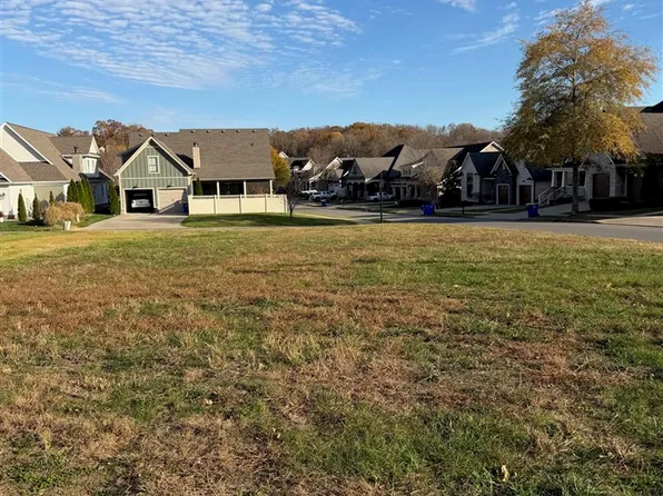 344 Park East Ln, Bowling Green, KY 42103