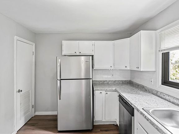4th image of 6106 E 147th Ter