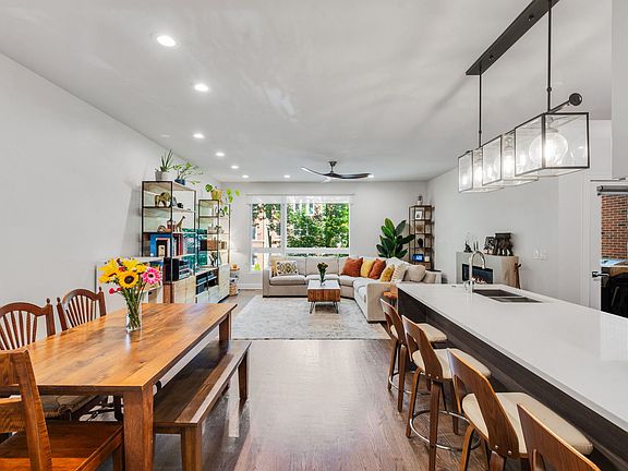 3rd image of 933 W George St #2