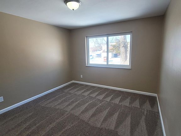 5th image of 10 Bruce Dr #1