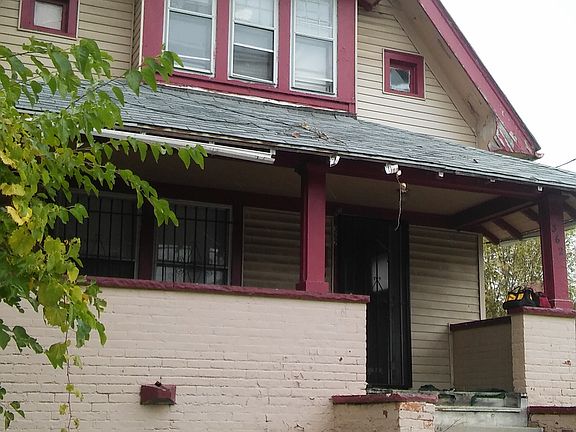 2nd image of 362 W Oakland St