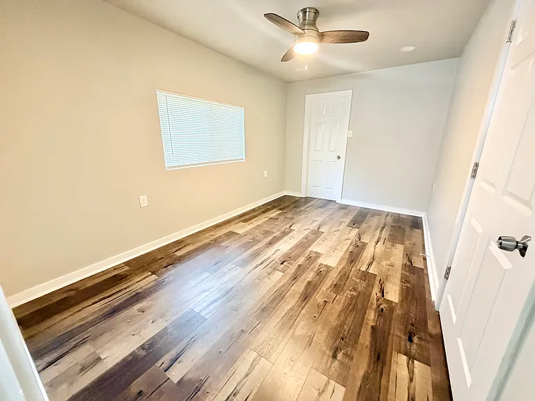 105 Dewitt St — Photo 23
