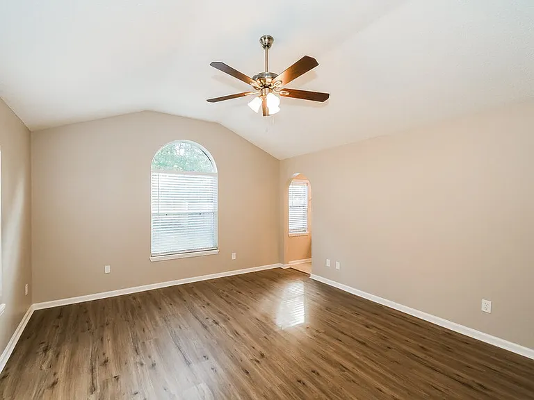 1141 Brookwood Bluff Rd E — Photo 10