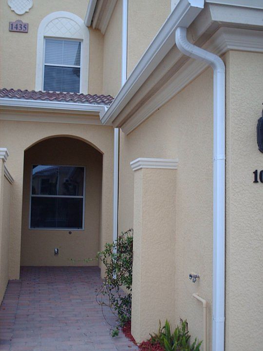 1st image of 1435 Mariposa Cir #14104