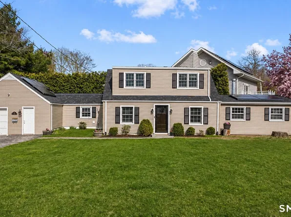 11 Barmore Drive West, Stamford, CT 06905