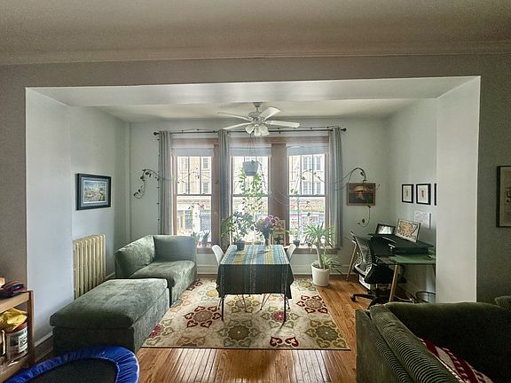 2nd image of 1048 W Bryn Mawr Ave #2