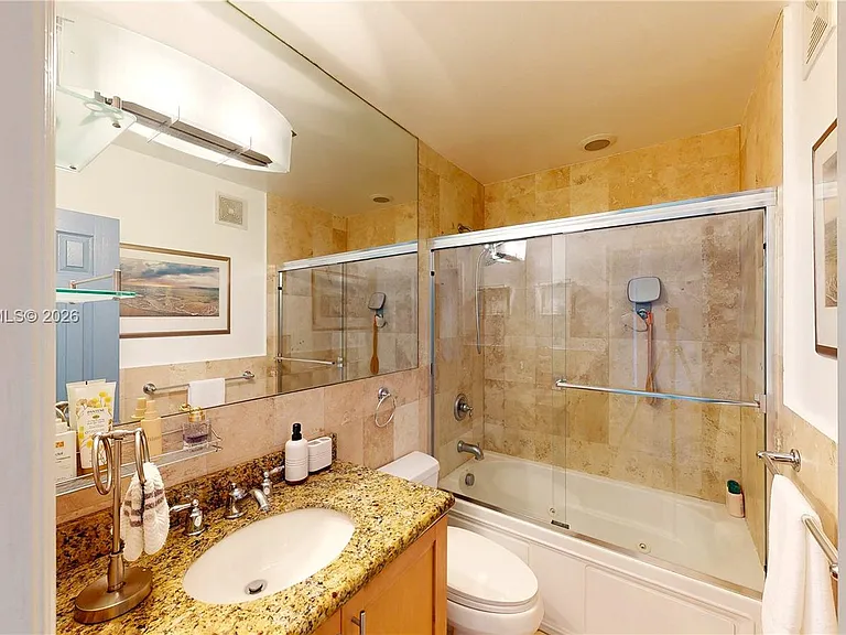530 NE 15th Ct #7 — Photo 44