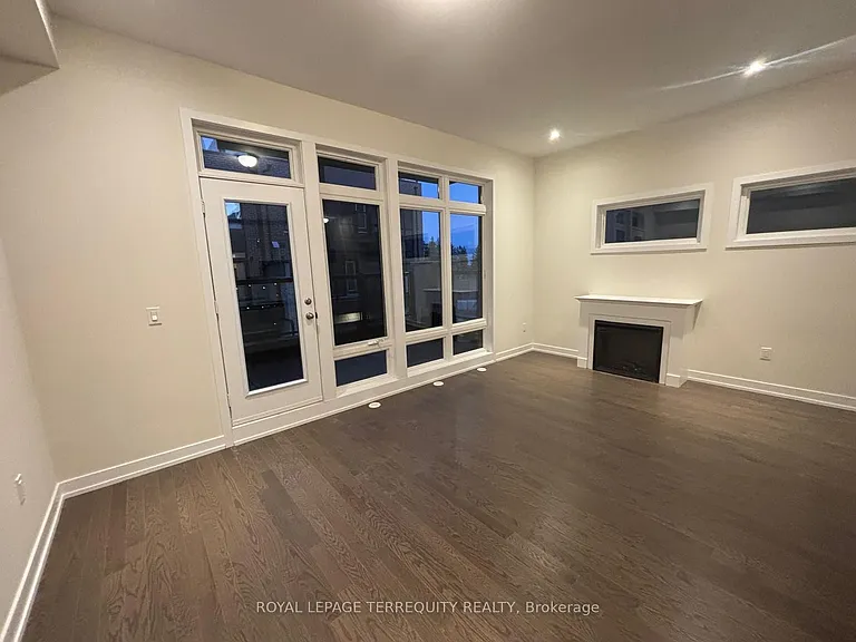 55 Ingersoll Ln — Photo 9