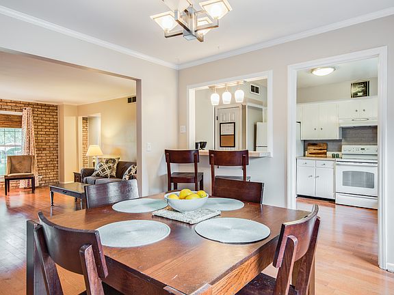5th image of 4527 Swan Meadow Ln