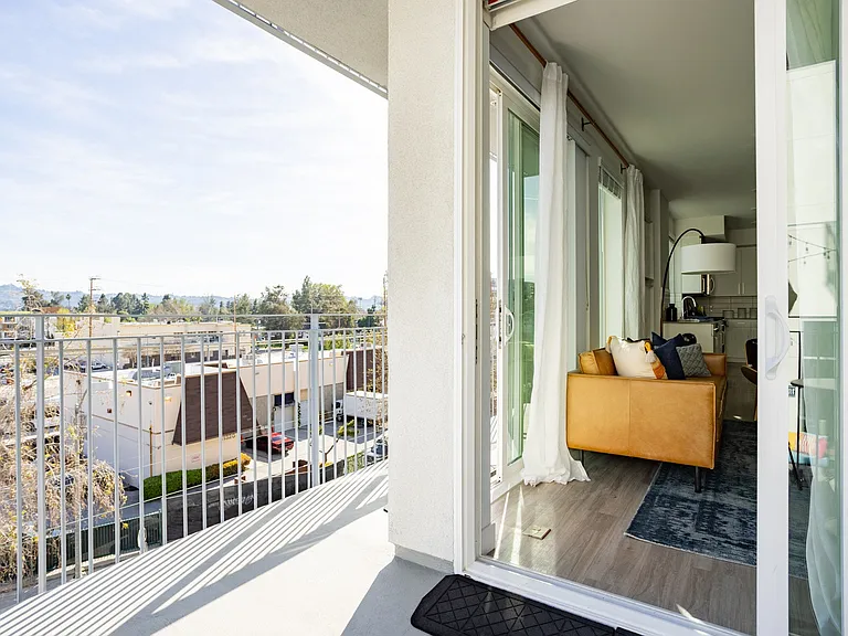 Chandler Apartments in North Hollywood — Photo 6