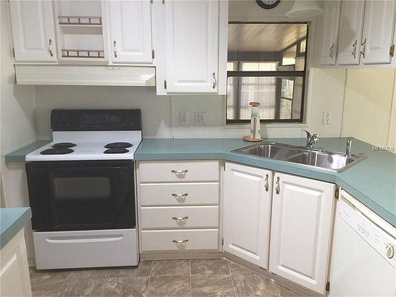 5th image of 9627 SE 165th Ln