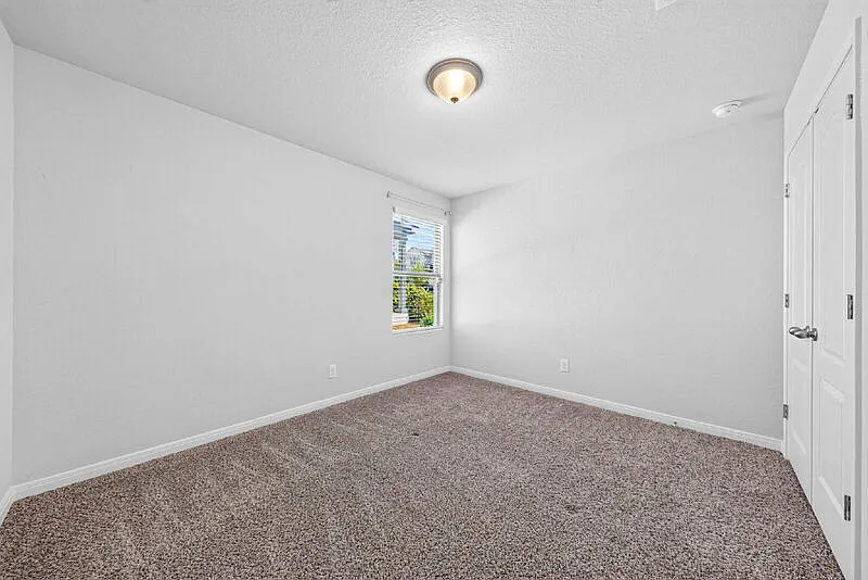 4 bed, 2.0 bath, 1834 sqft, $1,745 — Photo 4