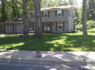 1038 W Hiawatha Ct, Dunlap, IL 61525