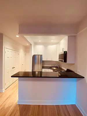 Rented by Metropolis Real Estate of Manhattan | media 7