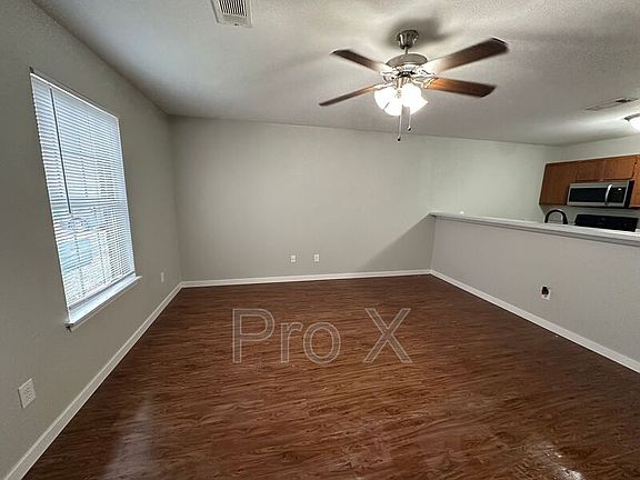 3rd image of 3302 SW Victoria Pl #2