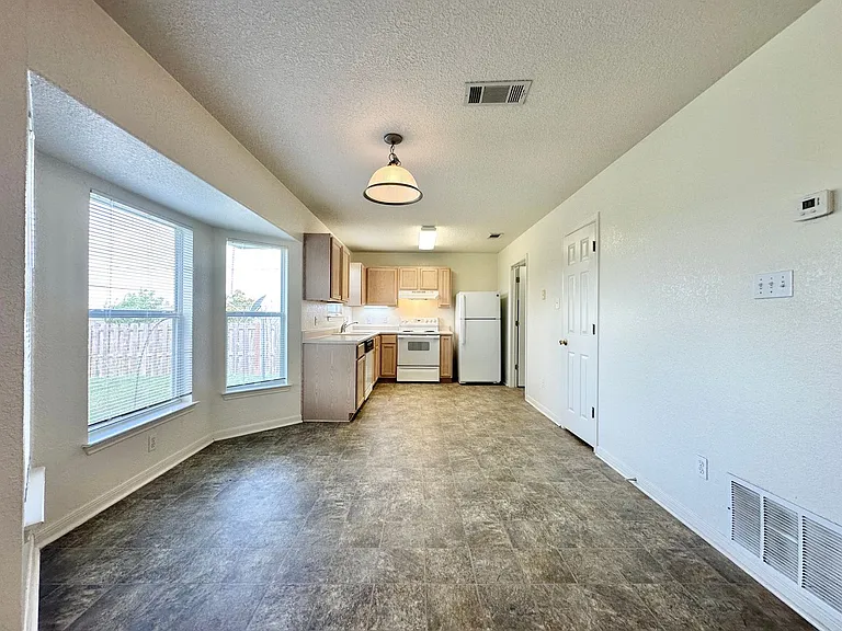 2508 Edgefield St — Photo 7
