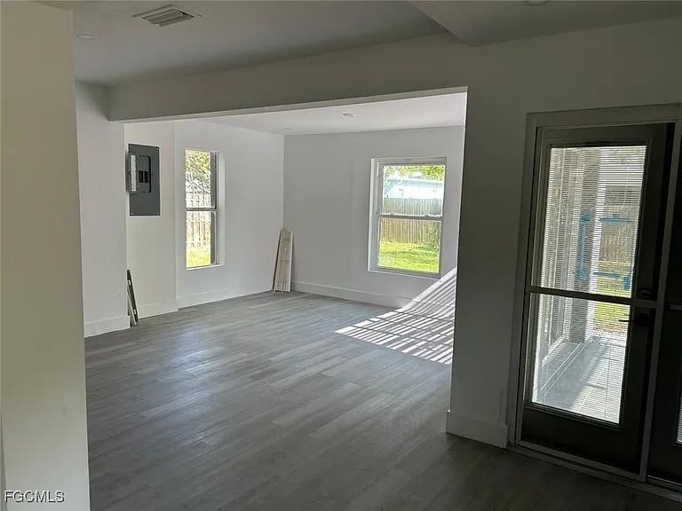 3835 Arlington St — Photo 4