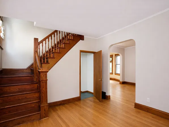 1689 Marshall Ave, Saint Paul, MN