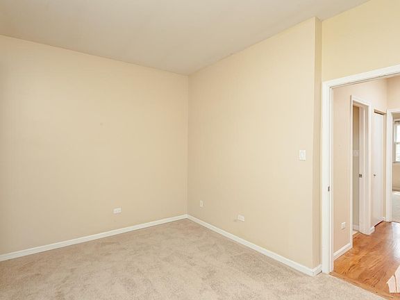 4th image of 1781 W Altgeld St #1H