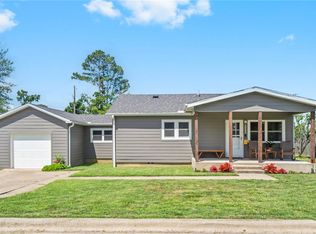 1002 N 11th St, Rogers, AR 72756